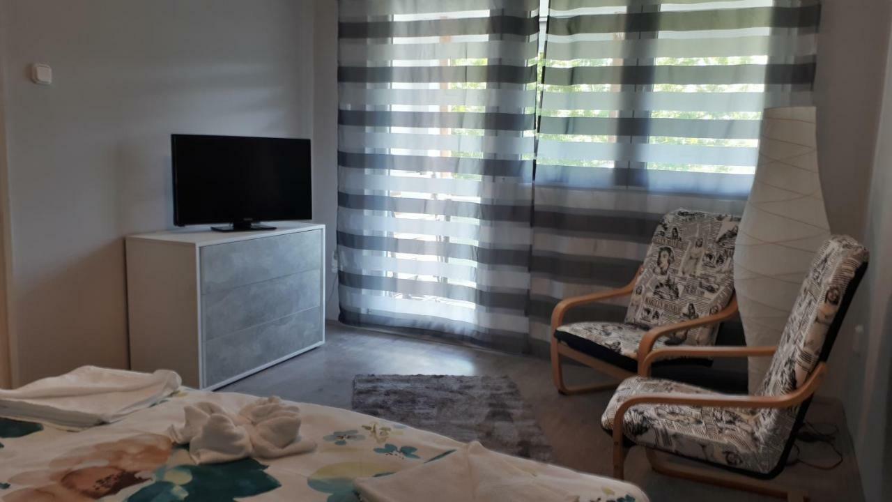 ハルカーニャAngi Apartman- Nagyszeru Elhelyezkedes, Vendegkozpontu Szallashely-Szolgaltatasアパートメント エクステリア 写真